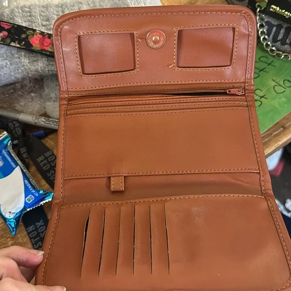 Dooney & Bourke wallet - Picture 2 of 3